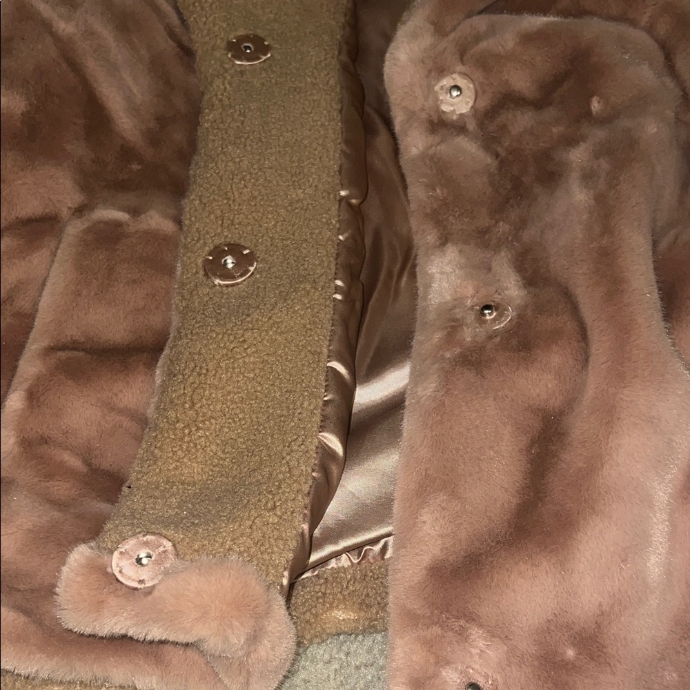 Nwt vegan fur jacket - Picture 5 of 6